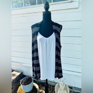 ✨Sold✨2X Layer Sleeveless Tank/Vest